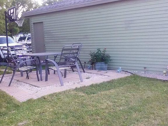 3rd image of 17 Meadowlark Ct