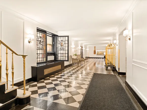 1435 Lexington Avenue image 10 of 10