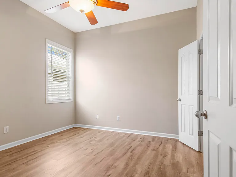 103 Amherst Way — Photo 11