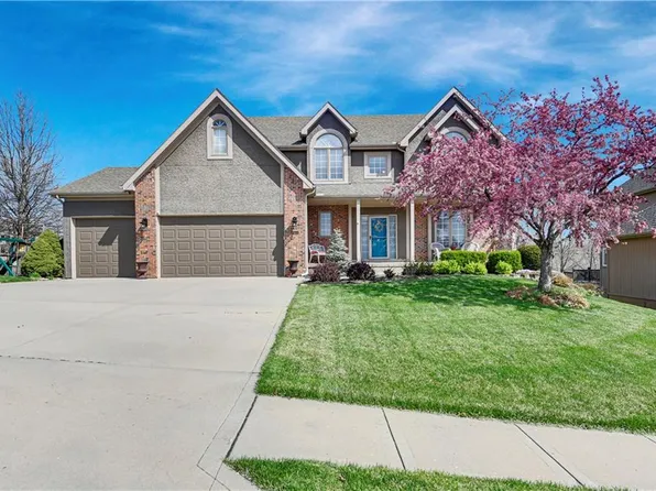 8904 NE 94th Pl, Kansas City, MO 64157