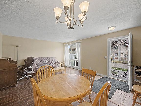 5th image of 200 E Brookpark Dr SW #814