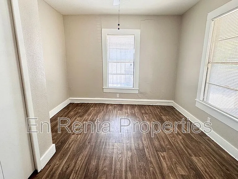 1925 Saint Louis Ave — Photo 12