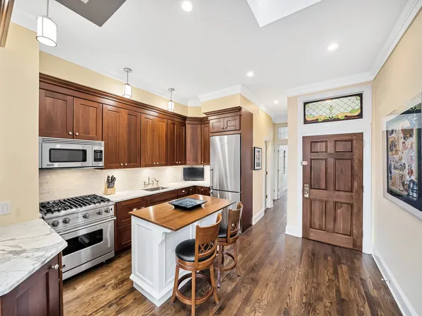 24 West 70th Street image 6 of 13