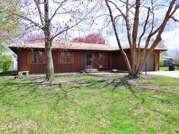 308 Harvey Cir, Manhattan, KS 66502