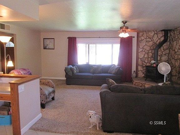 3rd image of 4600 Juniper Ln