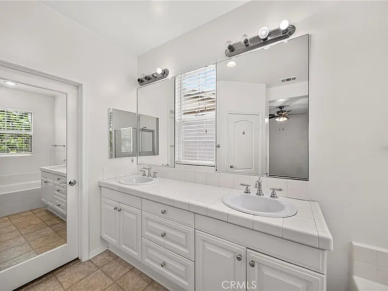 2068 Owens Dr — Photo 23