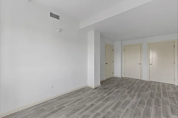 Rented by NY Space Finders Inc. | media 7