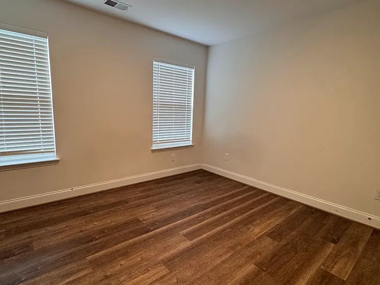 407 Albus Dr — Photo 10