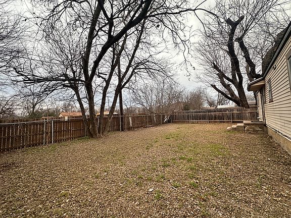3rd image of 1012 Attas Ave