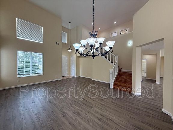 3rd image of 1830 Persimmon Way