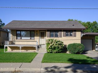 105 13th Ave NW, Mandan, ND 58554