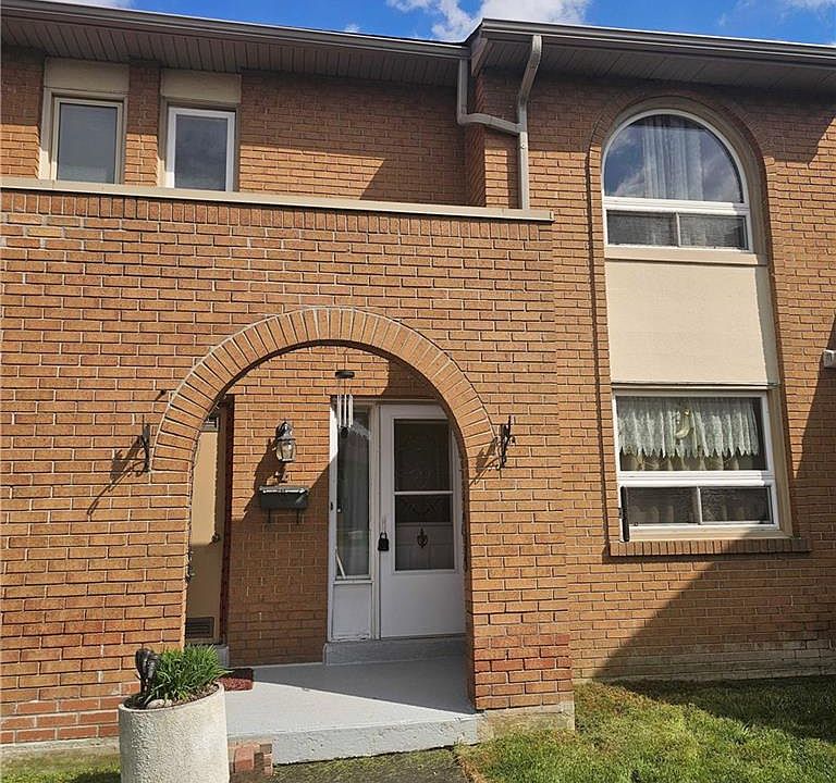 1st image of 1180 Mississauga Valley Blvd #4