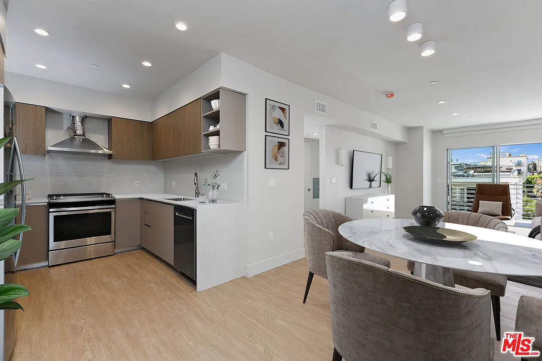 3 bed, 3.0 bath, 1588 sqft, $6,595 — Photo 1