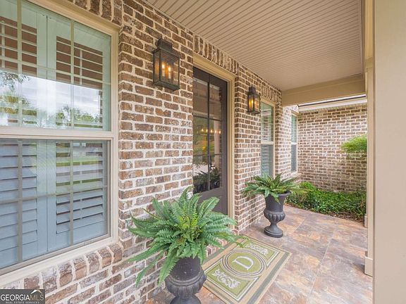 2nd image of 153 Southern Oaks Ln