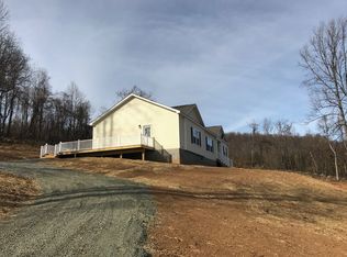 910 Ccc Rd, Crewe, VA 23930