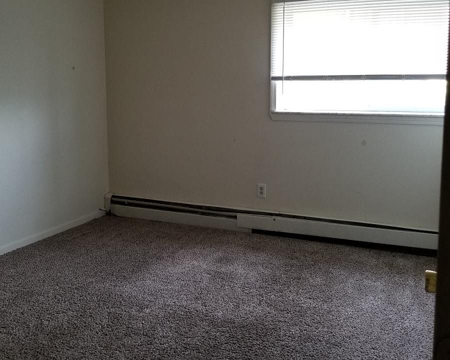 2nd image of 410 Lippincott Blvd #C-13