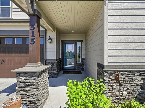 4th image of 515 NW Aspen Ct