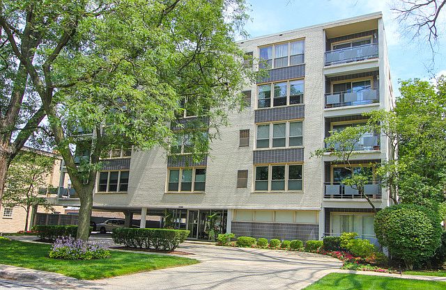1st image of 1535 Park Ave APT 305