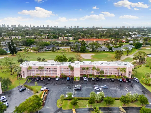 160 Turtle Lake Ct APT 210, Naples, FL 34105