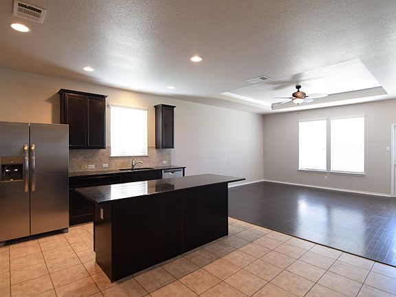 5th image of 208 W Orion Dr
