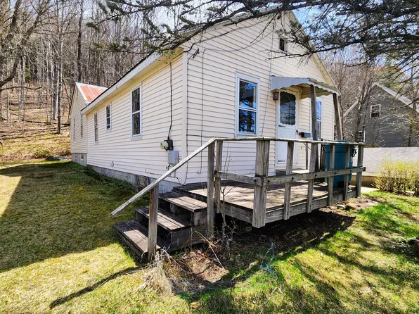 34 Chase Avenue, Mexico, ME 04257