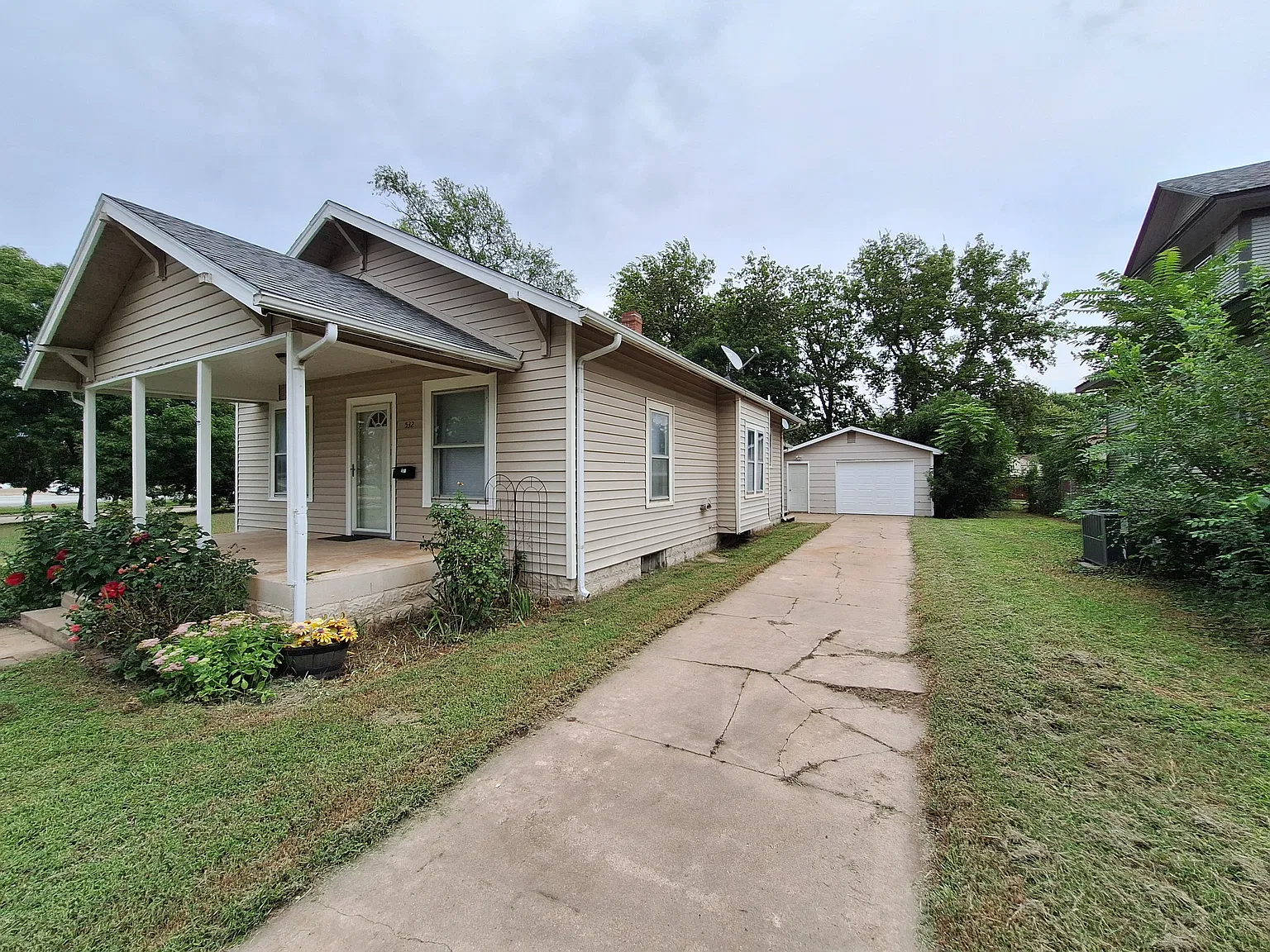 2 bed, 1196 sqft, $1,195 — Photo 3
