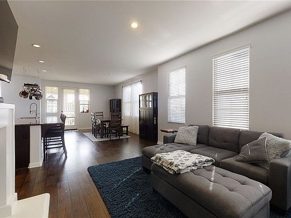 4th image of 679 S Kroeger St