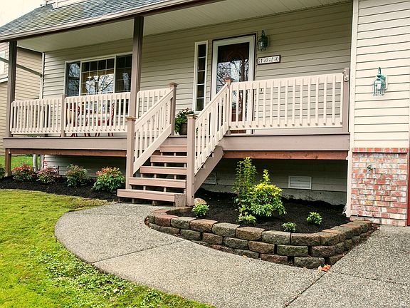 2nd image of 1020 123rd Ave NE
