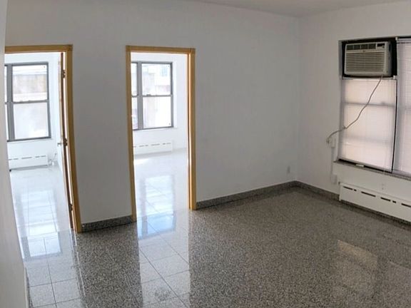 3rd image of 2055 29th St APT 1