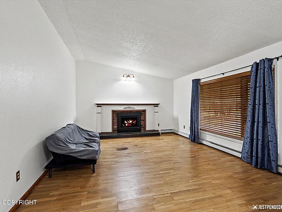 3rd image of 18226 Meadow Creek Dr