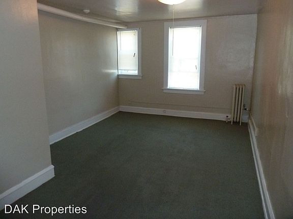 4th image of 1709 E Park Pl APT 12