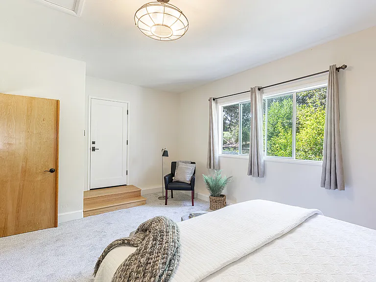 525 Keyes Ave — Photo 43