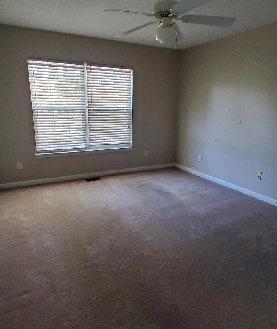 3 bed, 2.5 bath, 1276 sqft, $1,700 — Photo 4