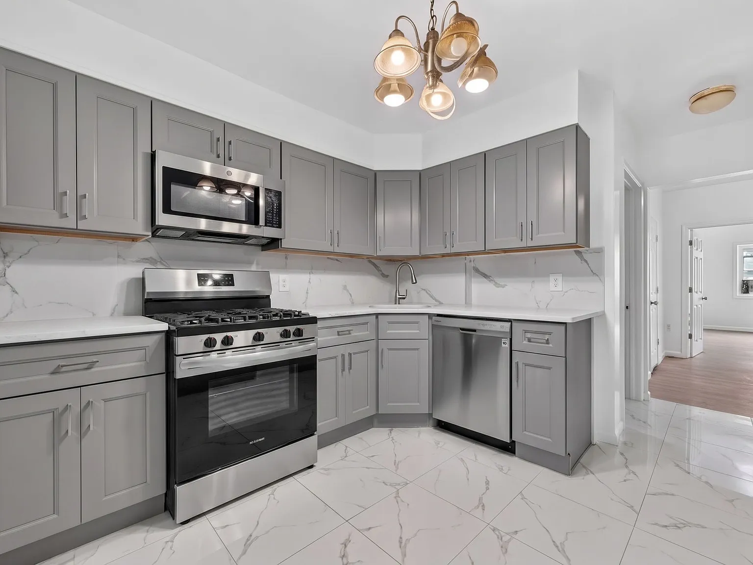 1021 W Side Ave — Photo 3