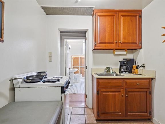 5th image of 519 Madison St #C