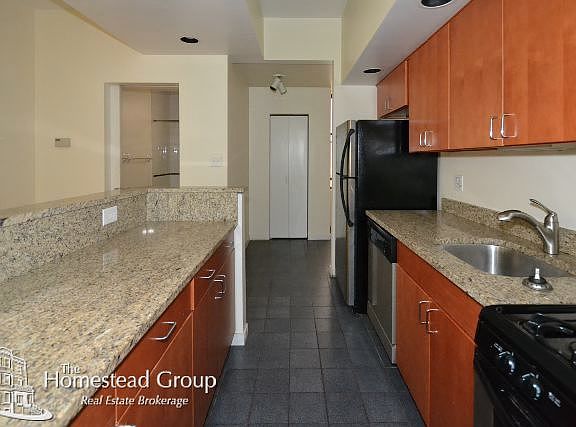4th image of 1733 N Hermitage Avenue # Second Floor