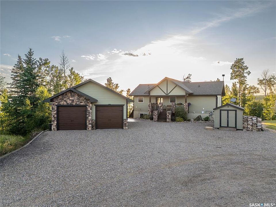 1st image of 609 Cedar CLOSE