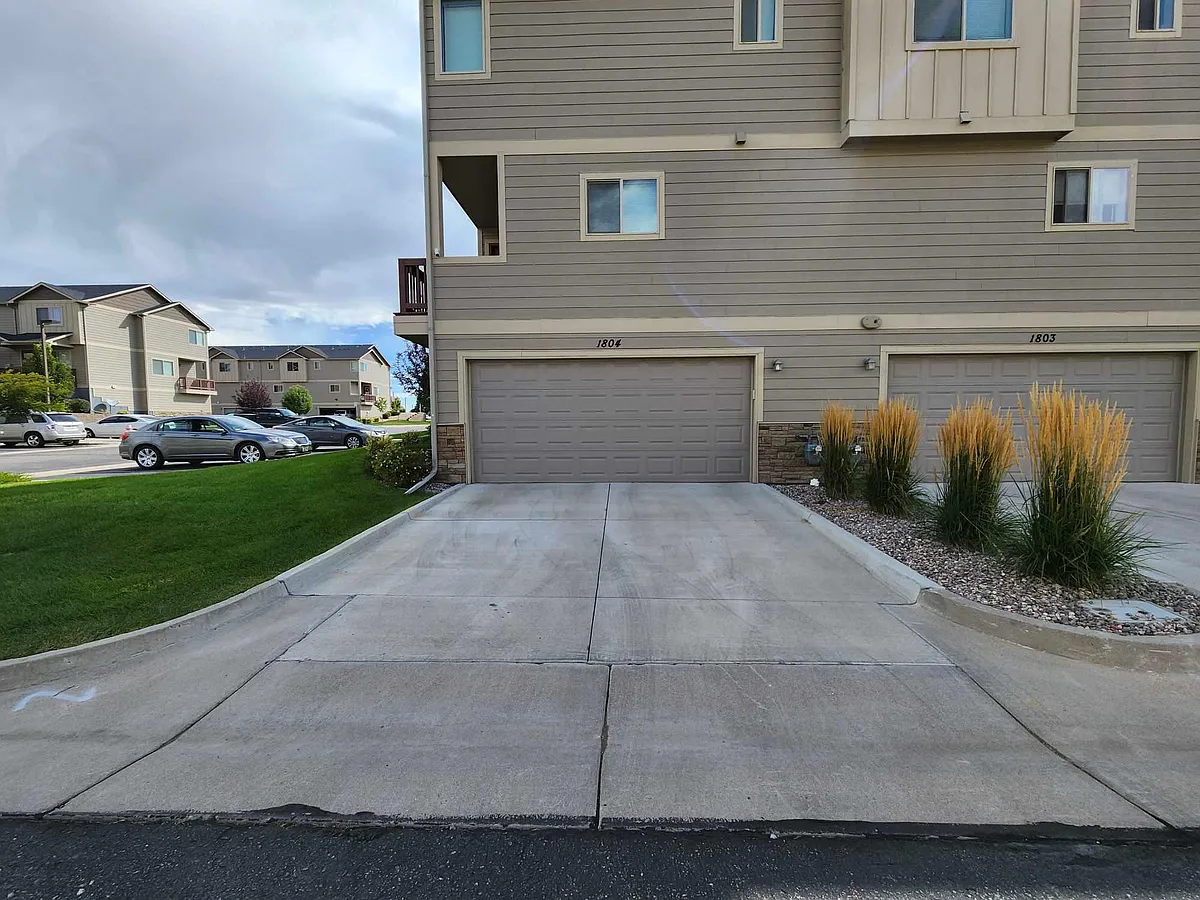 Garage - 3660 W 25th St #1804