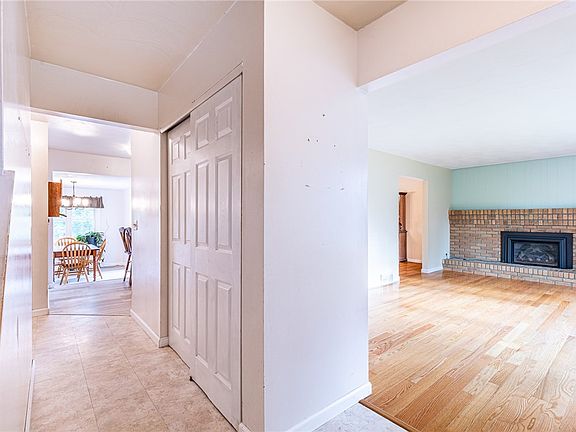 4th image of 22 Keystone Ct