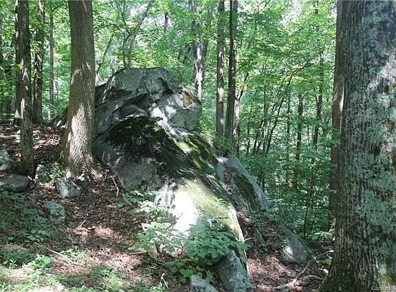 3rd image of 215 Big Rock Ln