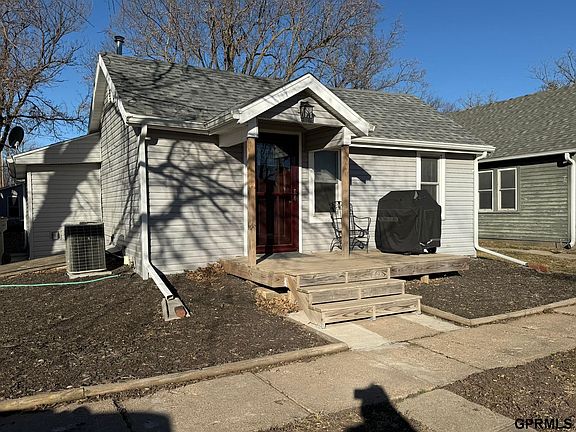 3rd image of 909 Fulton Ave