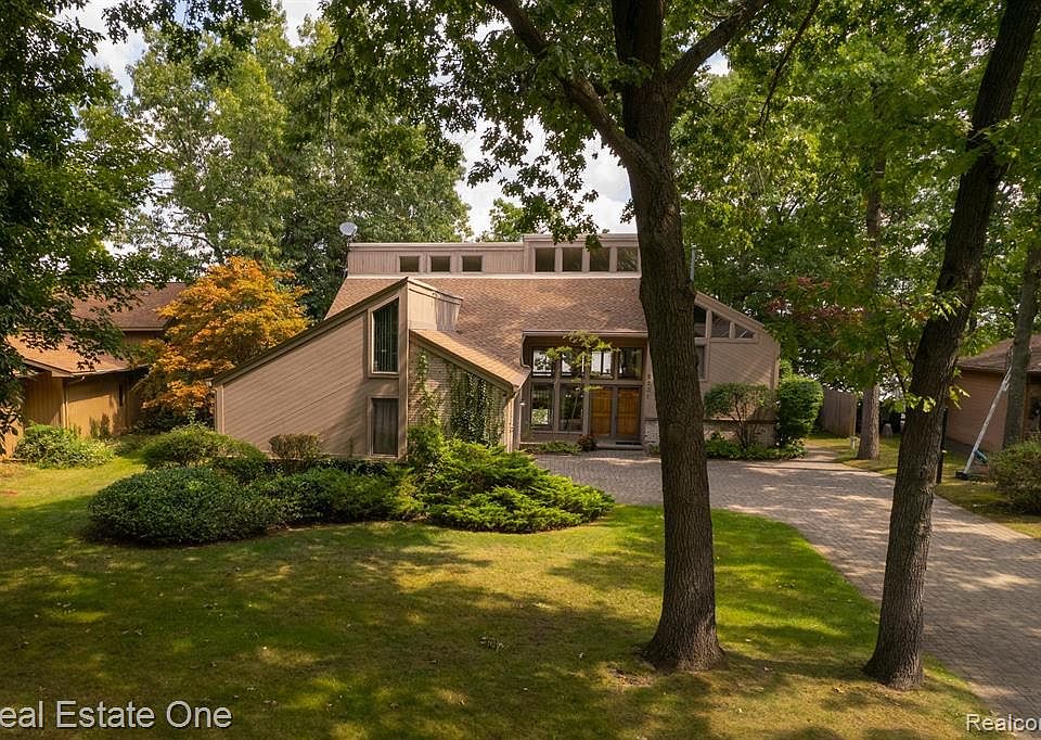 5231 Gallagher Blvd, Whitmore Lake, MI 48189 MLS 20230073493 Zillow