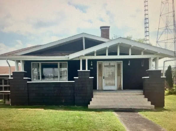 708 E Saint Louis St, West Frankfort, IL 62896