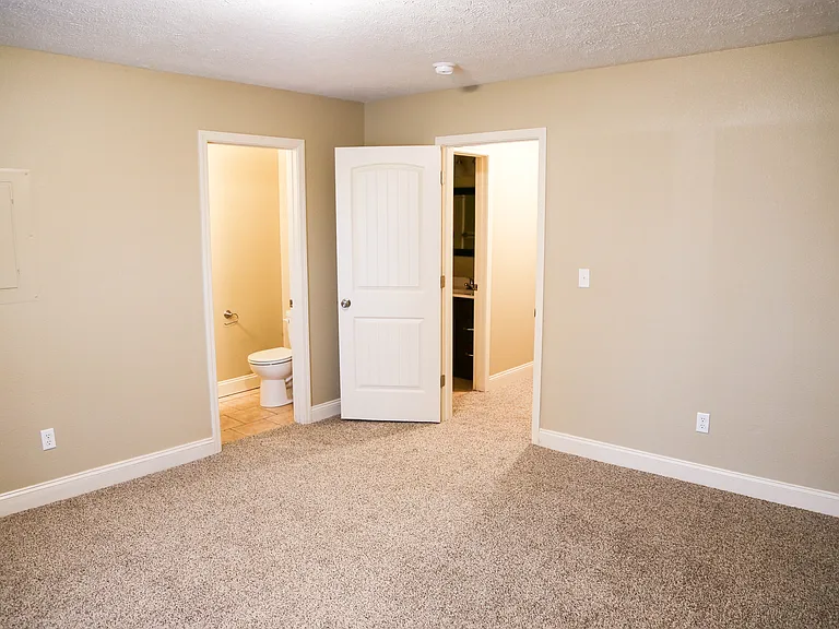 Unit B - bedroom 3