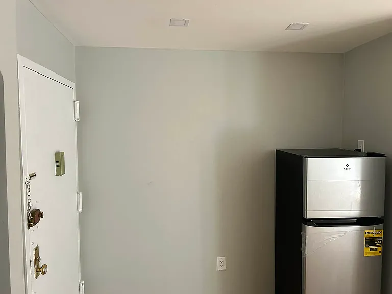 26 Clinton St #4A — Photo 6