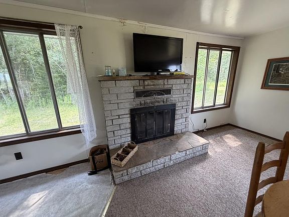 3rd image of 14490 Pleasant Valley Rd
