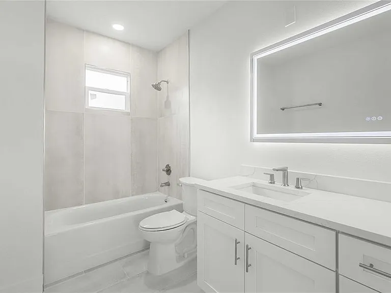 2203 N Blvd — Photo 28