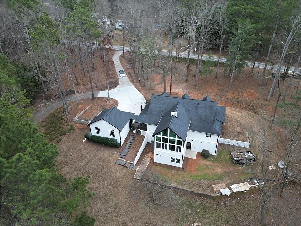 2nd image of 3380 Wildwood Rd