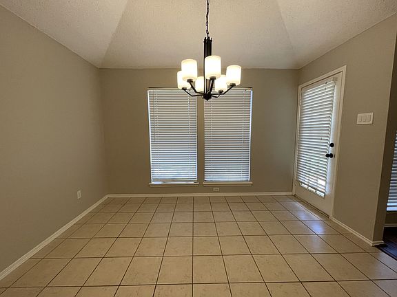 5th image of 1405 High Crest Dr