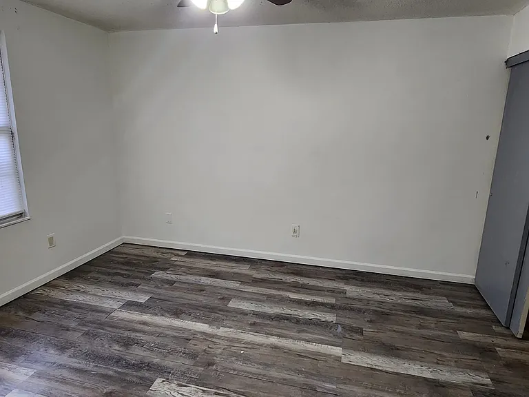 5052 Crockett Dr — Photo 5